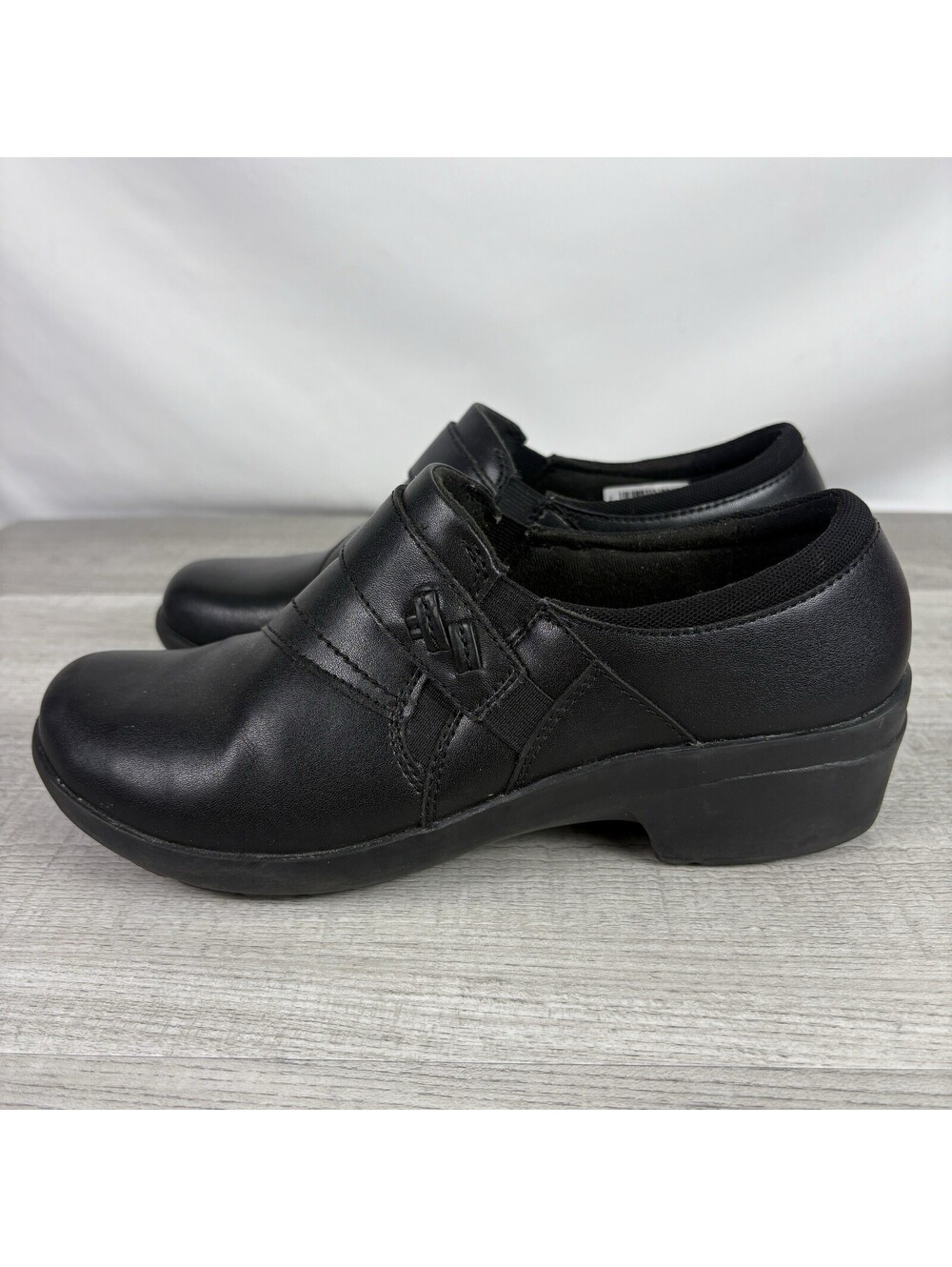Clarks Angie Pearl Women’s Black Leather Slip-On US 8 Wide